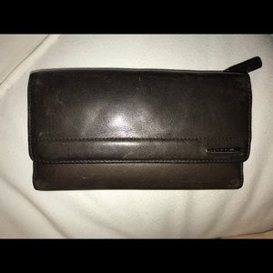 Leather fossil wallet